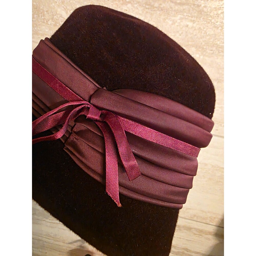 Peachbloom Velour Brown Cloche Hat Burgundy Ribbon Trim One Size 1920 Style